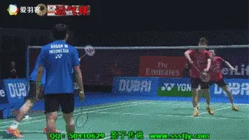 接发球到底先迈哪只脚?90%的球友都不知道