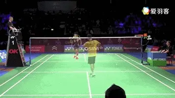 怎样练习单打步法，才能在实战中运用自如呢？