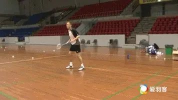 这样给对手“挖坑”，立马获得突击进攻机会