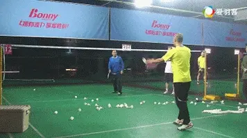 战术千万条，发球第一条，击球不规范，队友两行泪