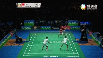 双打不想抢球被爆头？就得合理分配球权！