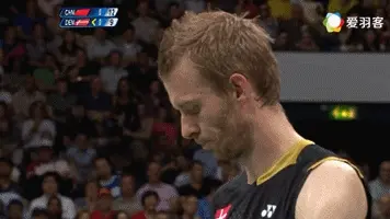 战术千万条，发球第一条，击球不规范，队友两行泪