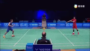 总是被对手调动满场跑？学会前后步法再也不怕了