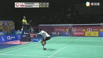 他像“业余球员”一样的小身板，为何还能打赢球场老司机？