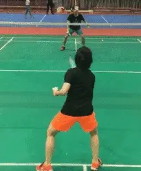 业余羽毛球比赛，得女子者得“天下”