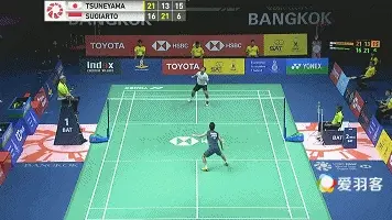 他像“业余球员”一样的小身板，为何还能打赢球场老司机？