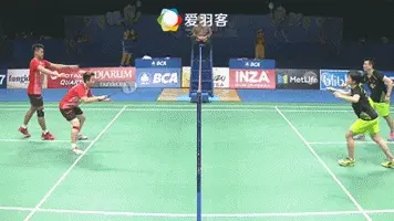 接发球到底先迈哪只脚?90%的球友都不知道