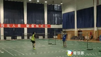 怎样练习单打步法，才能在实战中运用自如呢？