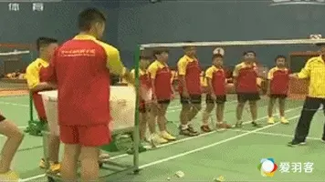 如何搓球才能擦网而过？林丹恩师汤仙虎来教你！