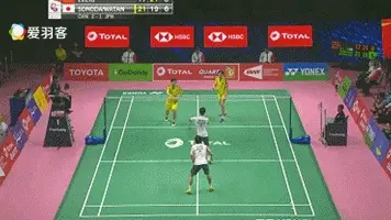 为何双打高手接发喜欢推中路？业余选手却喜欢推两边？