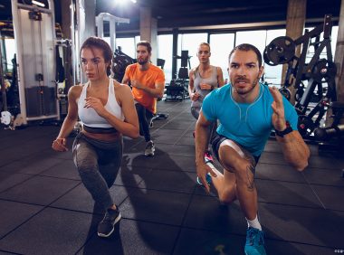 7个居家动作，每天15分钟，不出汗也能练出全身线条!