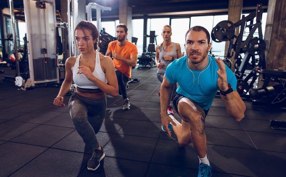 7个居家动作，每天15分钟，不出汗也能练出全身线条!