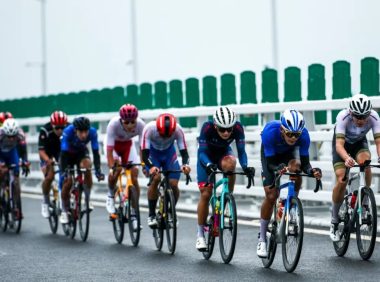 送你一份常用骑行手势指南，收藏！