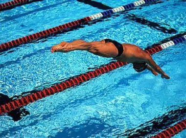游泳技巧 | 蛙泳如何克服一换气就下沉?