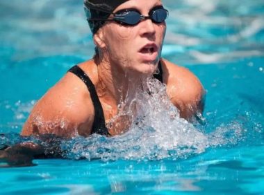 游泳技巧 | 蛙泳的每个动作要做到连贯